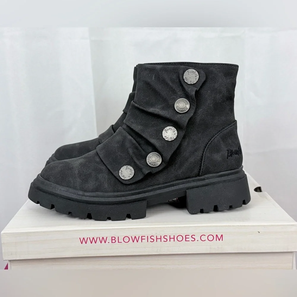 Blowfish Malibu Big Girl's Charcoal Black Lug Sole Can Do-k Fashion Boot  4 NIB